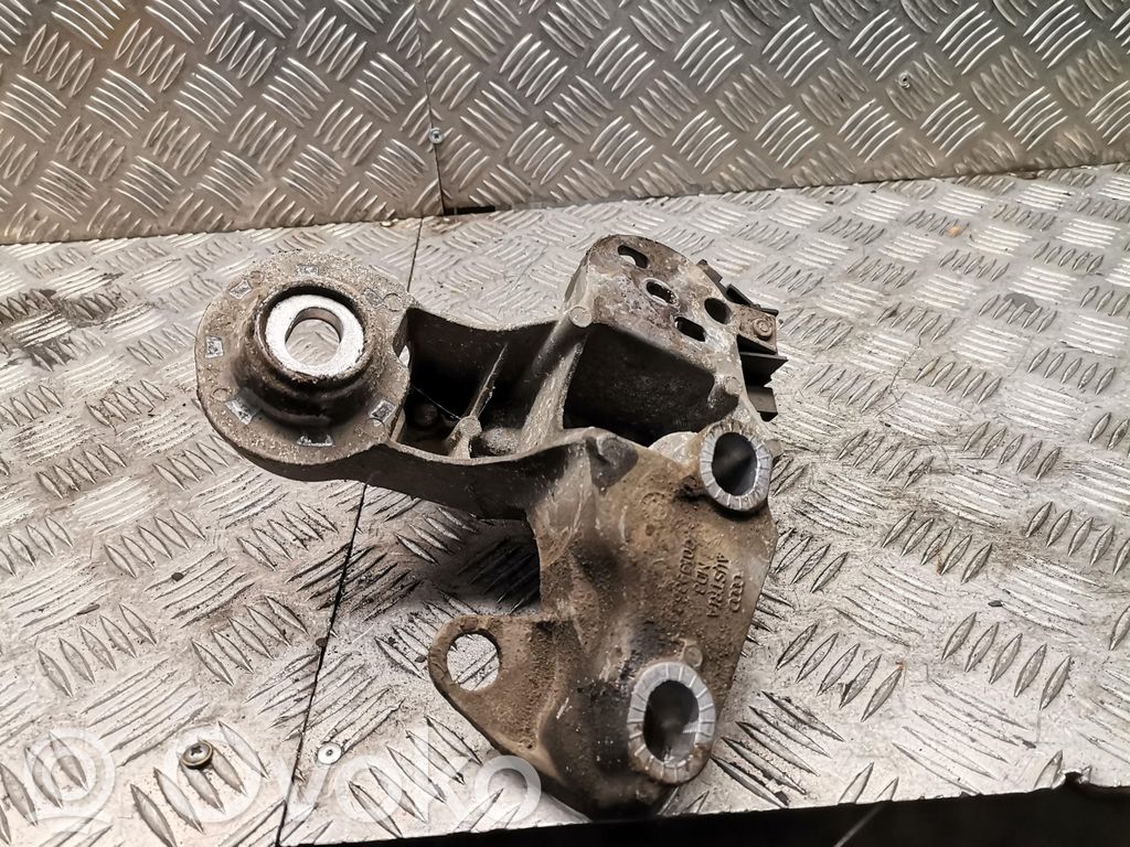 Volkswagen PASSAT B5 Engine mounting bracket 