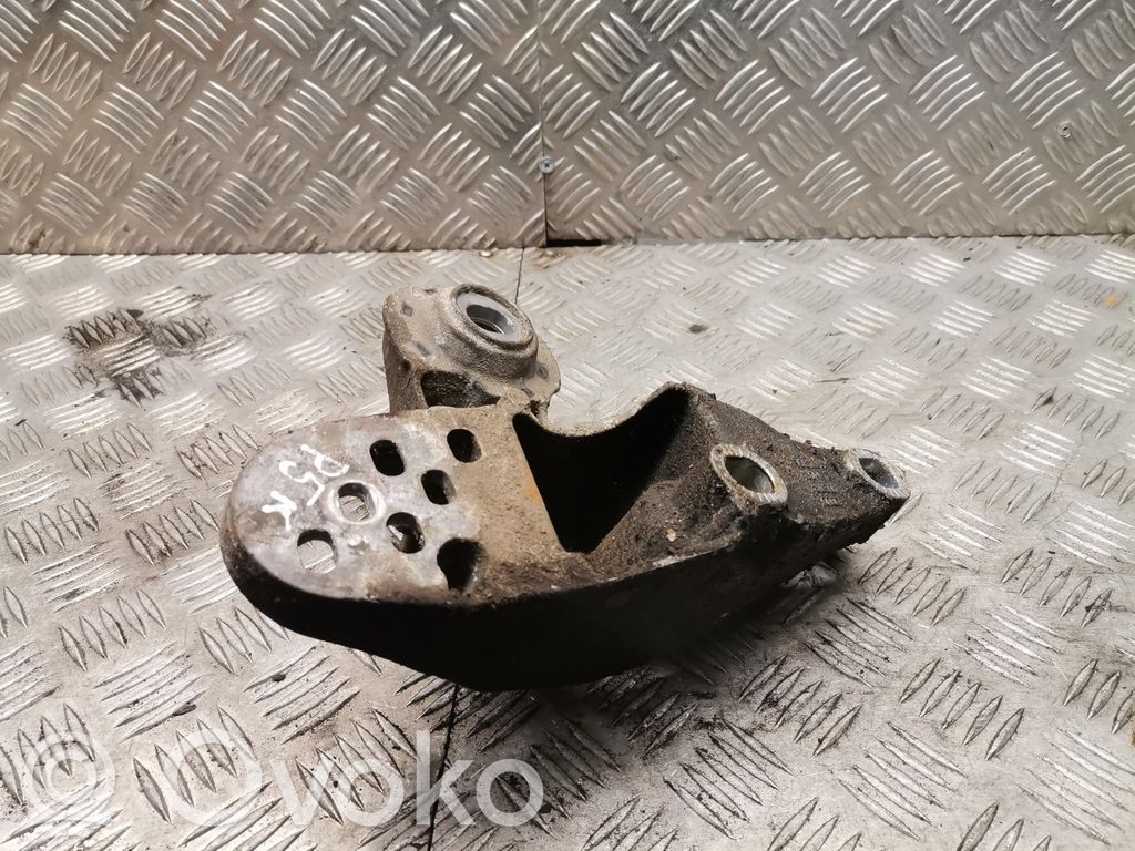 Engine mounting bracket   4B0199351A