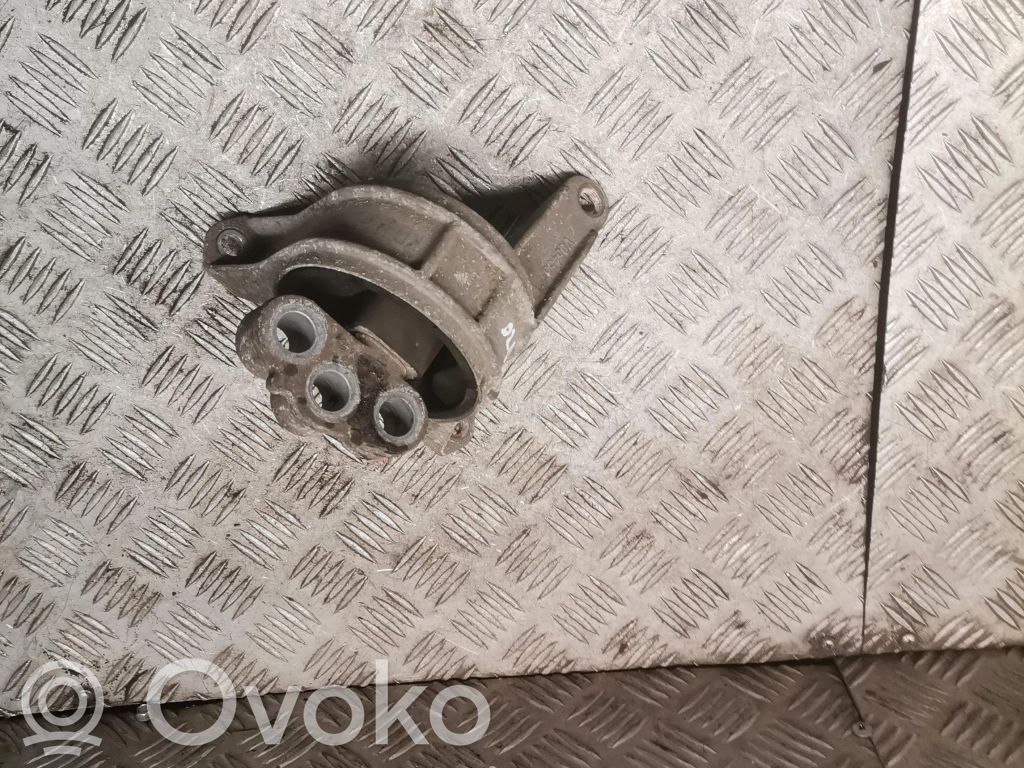 Opel Zafira B Engine mount bracket 
