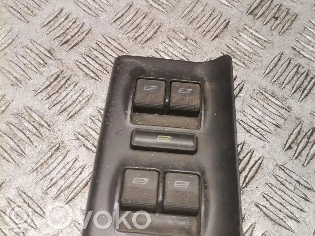 Audi A6 S6 C4 4A Electric window control switch 
