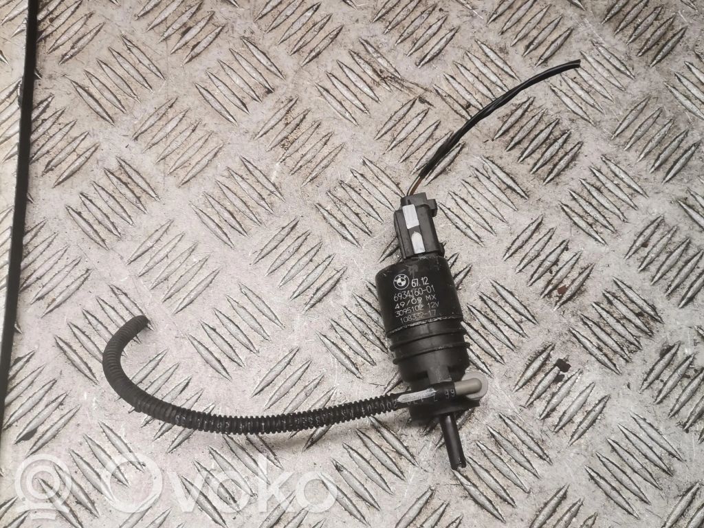 BMW X5 E70 Windscreen/windshield washer pump 