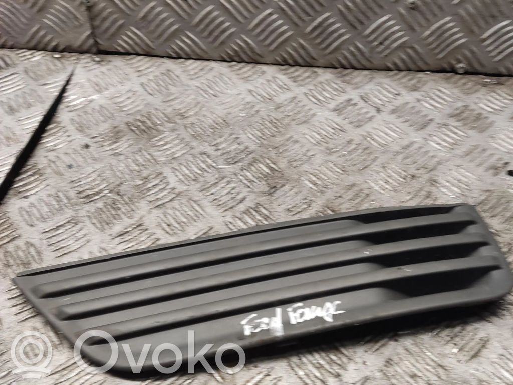 Ford Focus Front bumper lower grill 