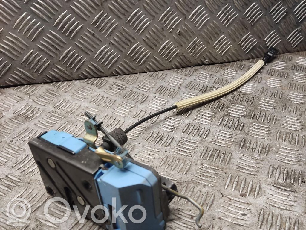 Priekšpusē slēdzene   9141701
