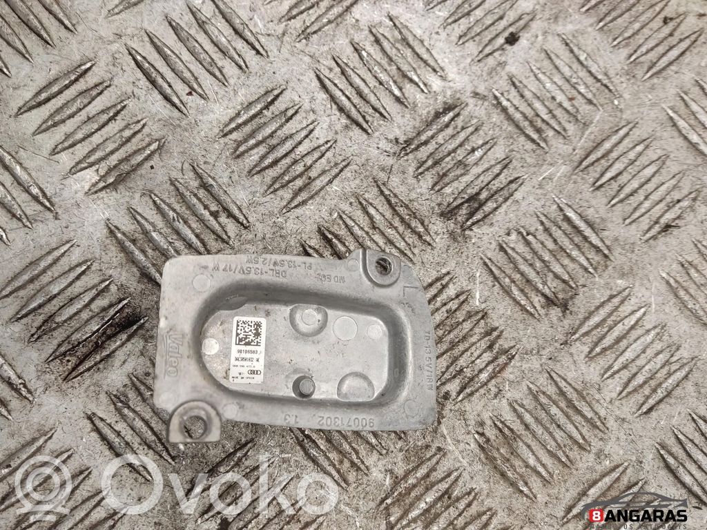 LED-liitäntälaitteen ohjausmoduuli   8V0998473A