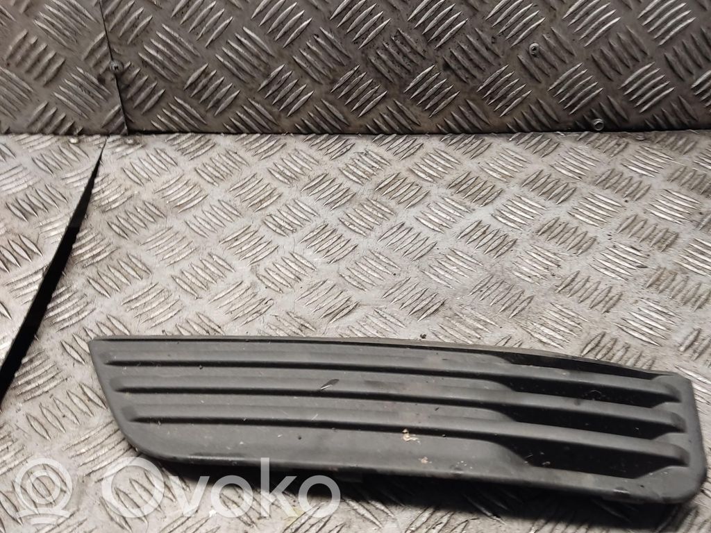 Ford Focus Front bumper lower grill 