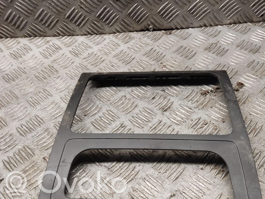 Volkswagen Caddy Отделка радио/ навигации 