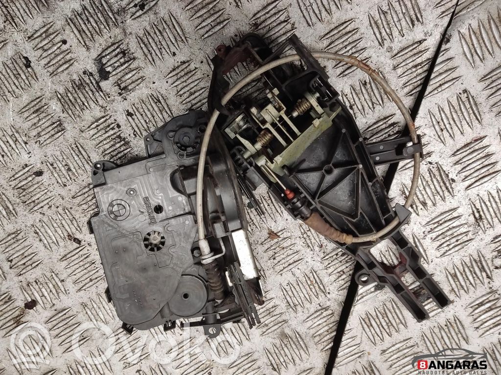 Rear door lock   7060295