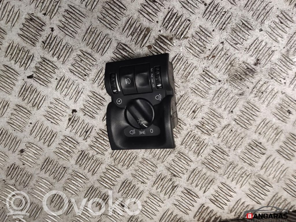 Light switch   90504968