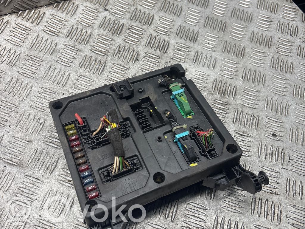 Ford Galaxy Fuse module 