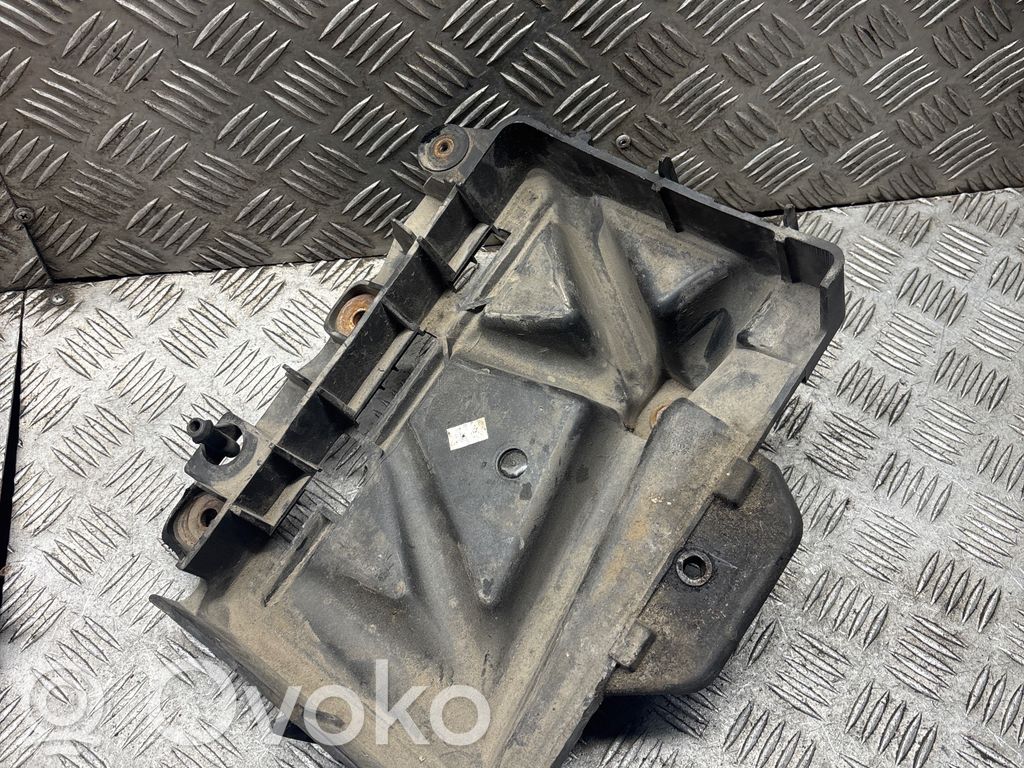 Skoda Roomster (5J) Półka akumulatora 