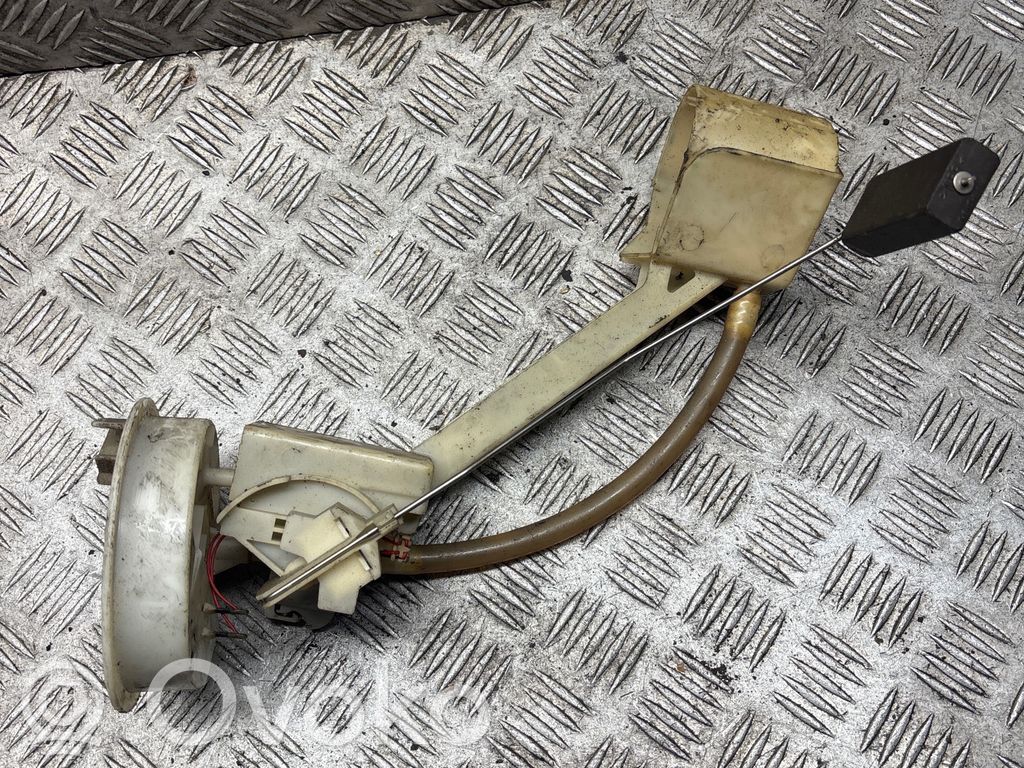 Audi A4 S4 B5 8D Bomba interna de combustible 
