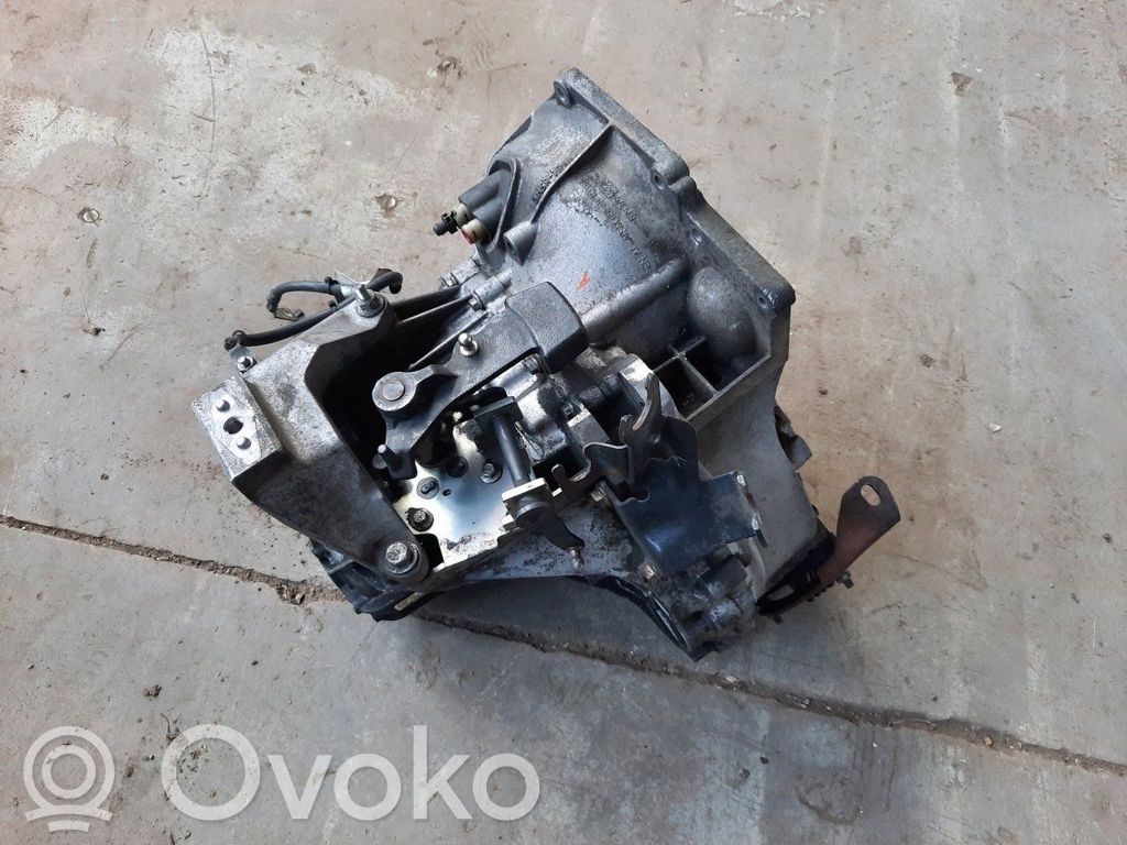 Volvo V70 Manualna 5-biegowa skrzynia biegów 
