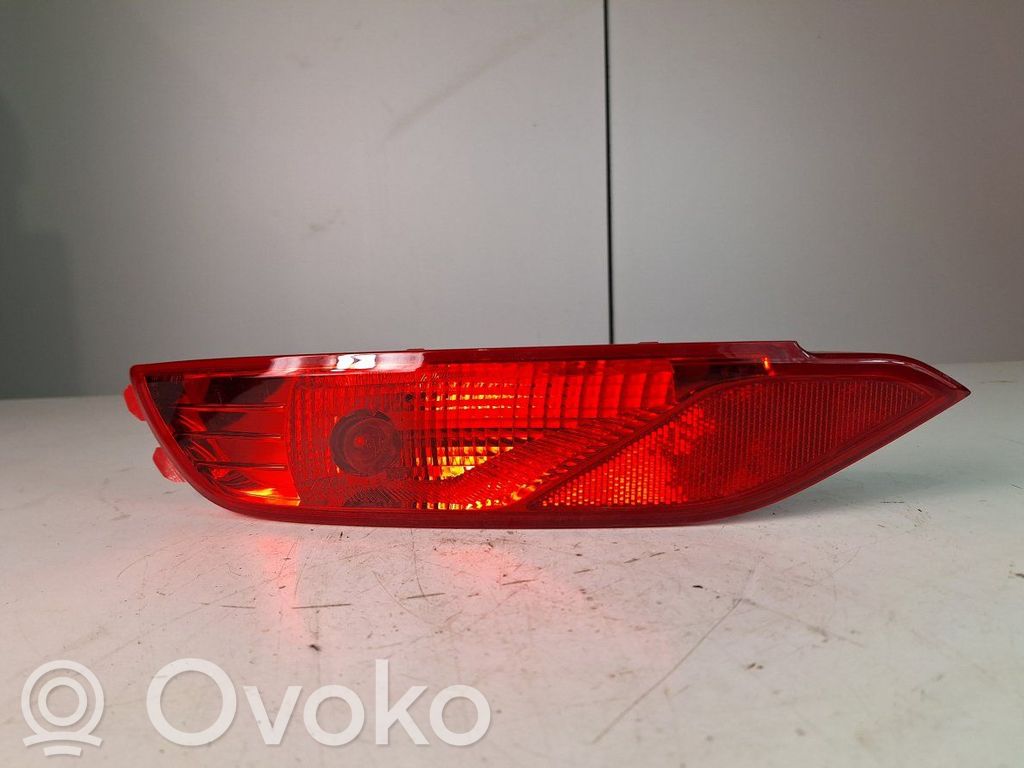 Hyundai Tucson TL Kolmas/lisäjarruvalo 