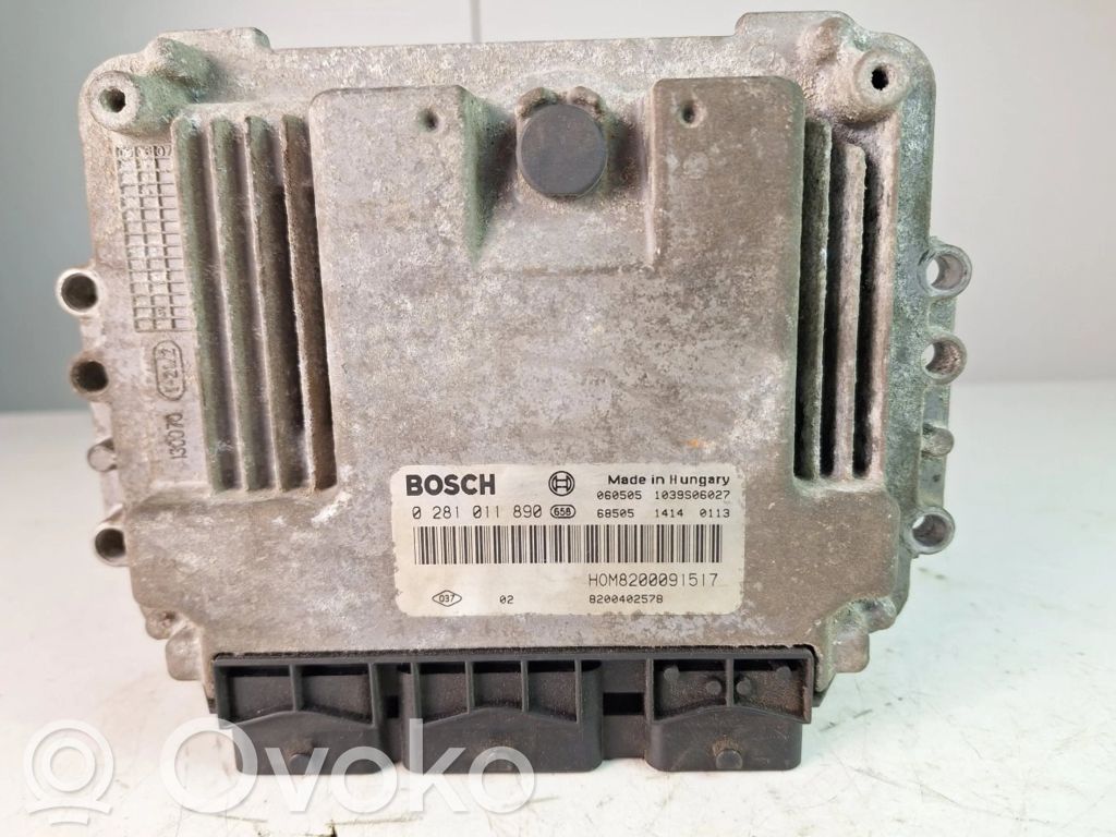 Opel Vivaro Engine control unit/module 