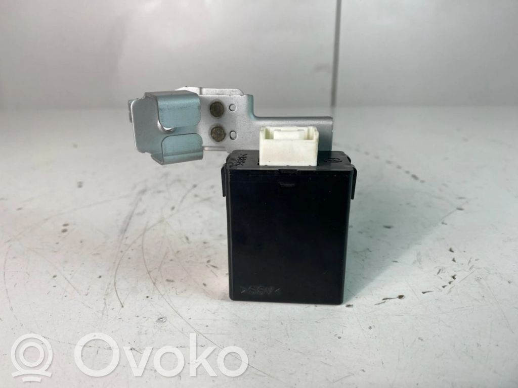 Mazda 6 Door central lock control unit/module 