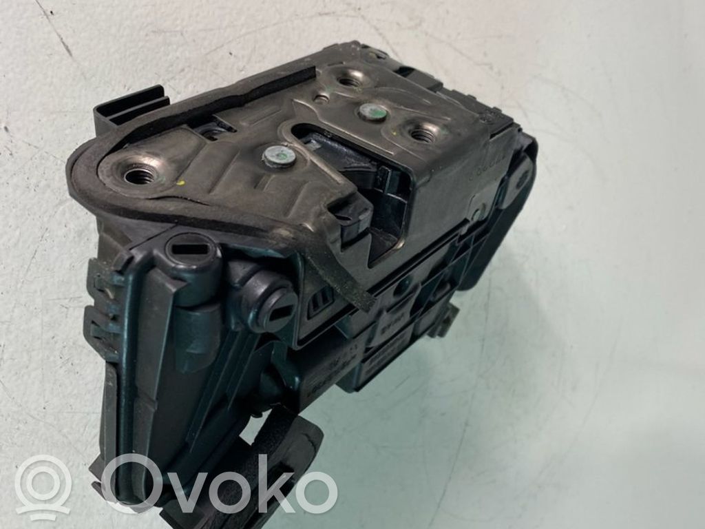 Volkswagen Tiguan Zamek drzwi tylnych 