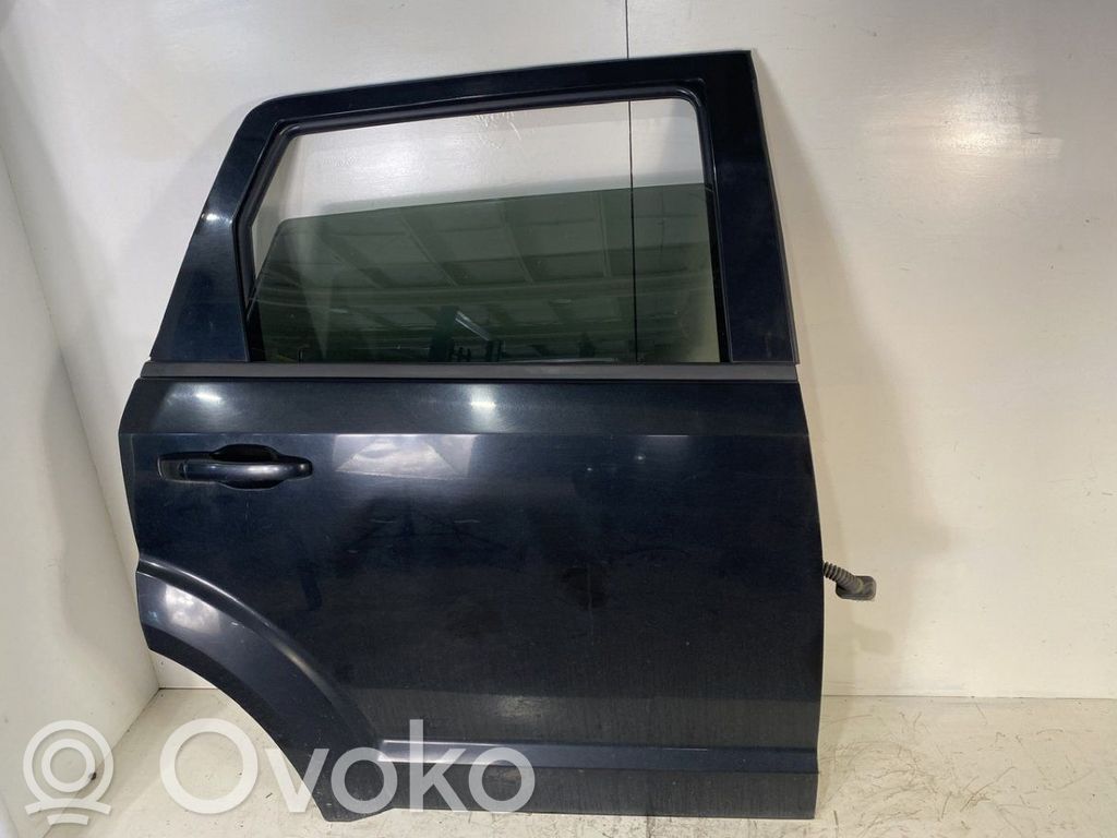 Aizmugurējās durvis   68040232AA