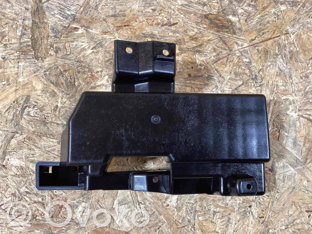 Porsche Macan (95B) Bumper support mounting bracket corner 