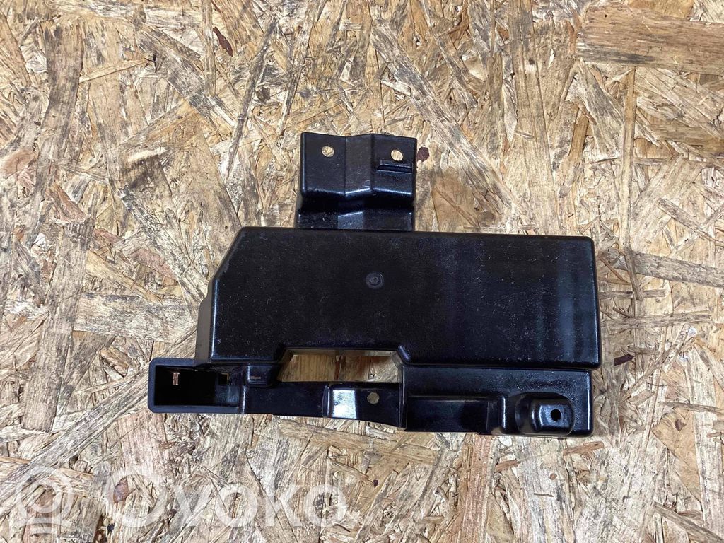 Front bumper mounting bracket   95B807275