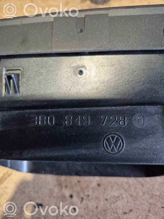 Volkswagen PASSAT B5.5 Центральная воздушная решётка 
