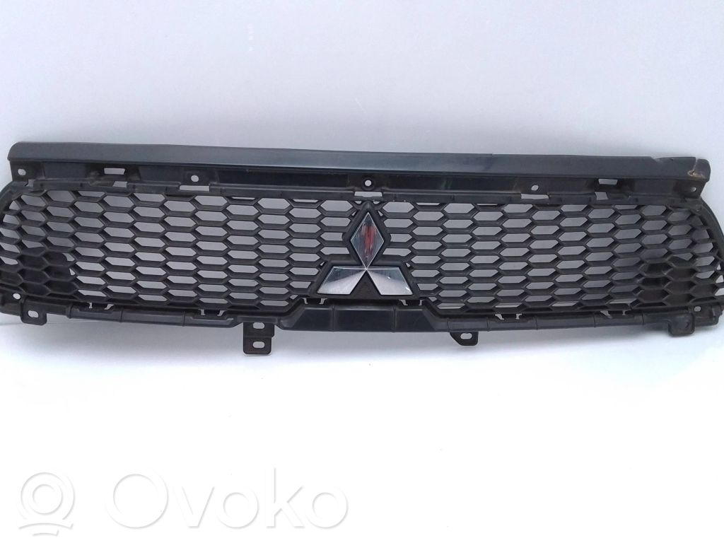 Mitsubishi Outlander Front bumper upper radiator grill 