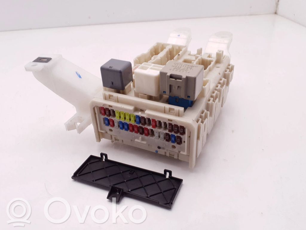 Ramka / Moduł bezpieczników   8273002140A,7A080682,74700210