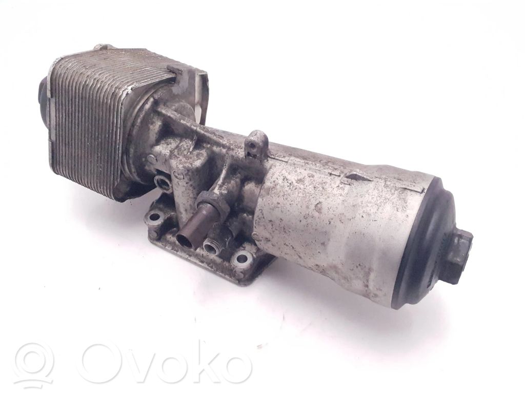 Audi A4 S4 B8 8K Öljynsuodattimen kannake 