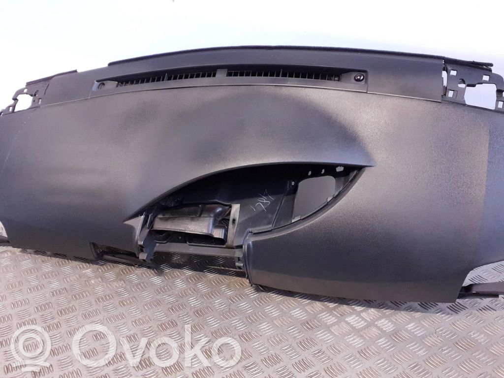 Toyota Verso Панель 