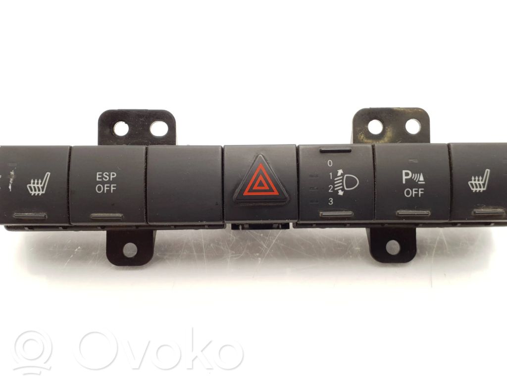Dodge Nitro A set of switches 