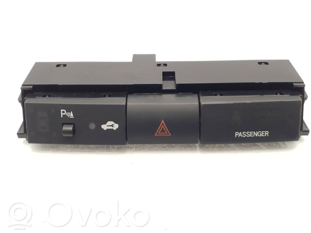 Toyota Corolla Verso AR10 Hazard light switch 