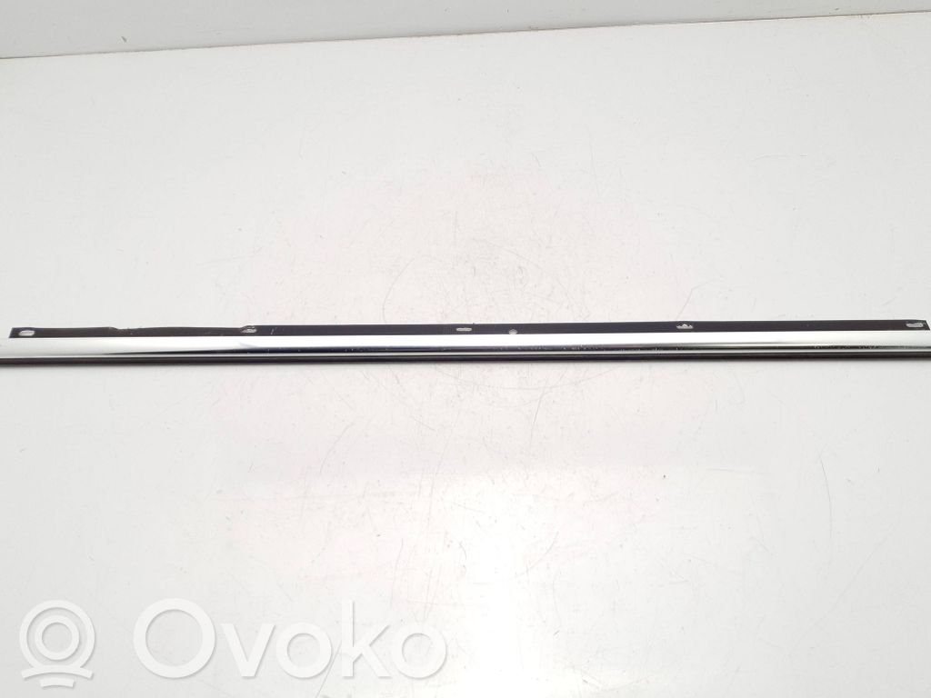 Audi A6 S6 C6 4F Listón embellecedor de la ventana de la puerta trasera 