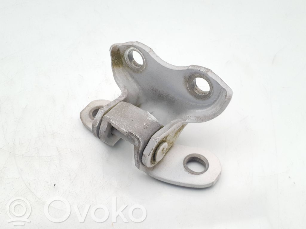 Charnière inférieure de porte avant   6874002050