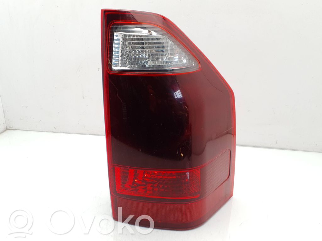 Mitsubishi Pajero Luz trasera/de freno 