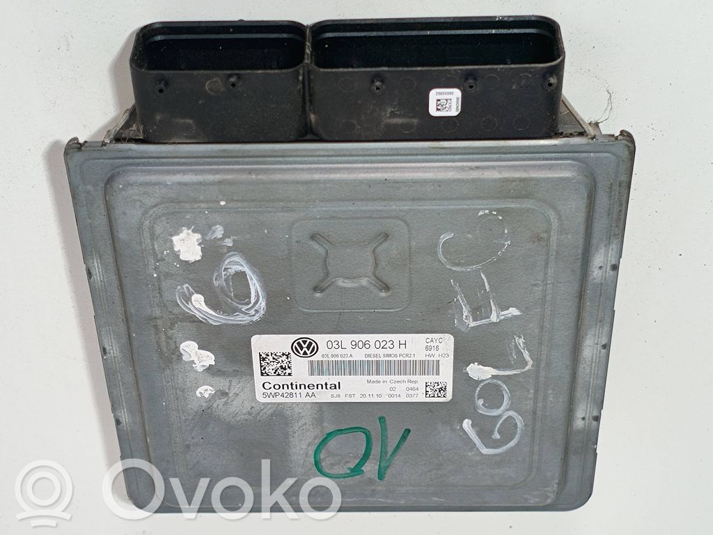 Volkswagen Golf VI Engine control unit/module 