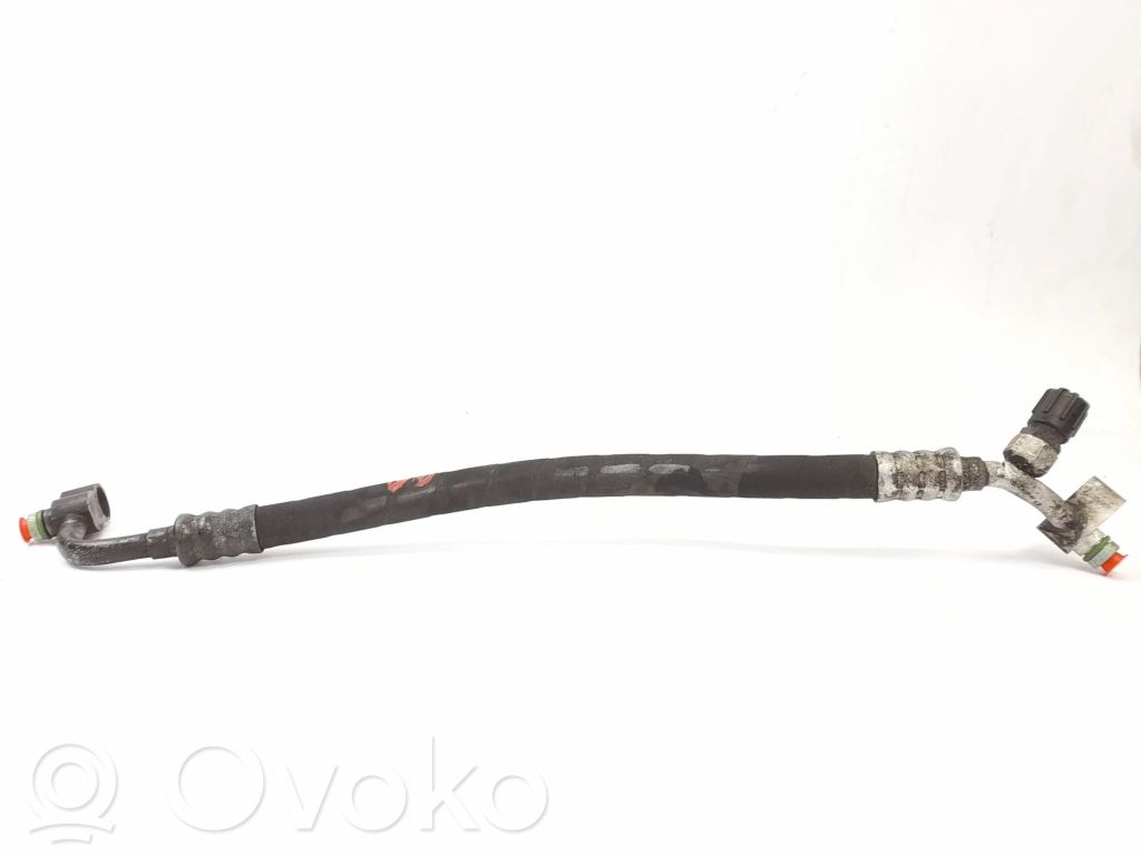Ilmastointilaitteen putki (A/C)   8387405