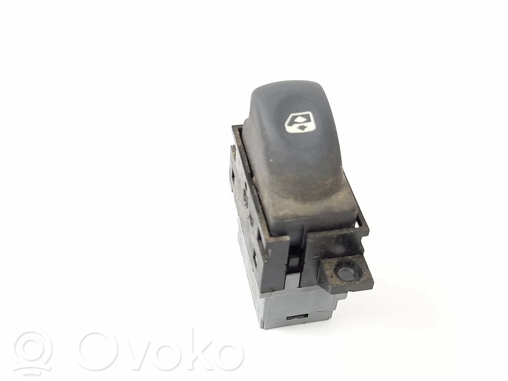 Electric window control switch   7700876402