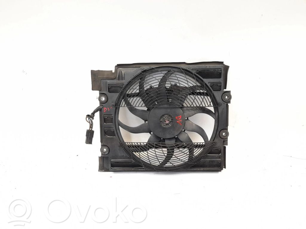 BMW 5 E39 Elektrisks radiatoru ventilators 
