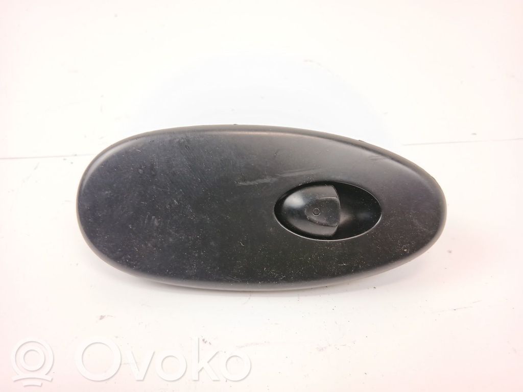 Electric window control switch   YUD100731