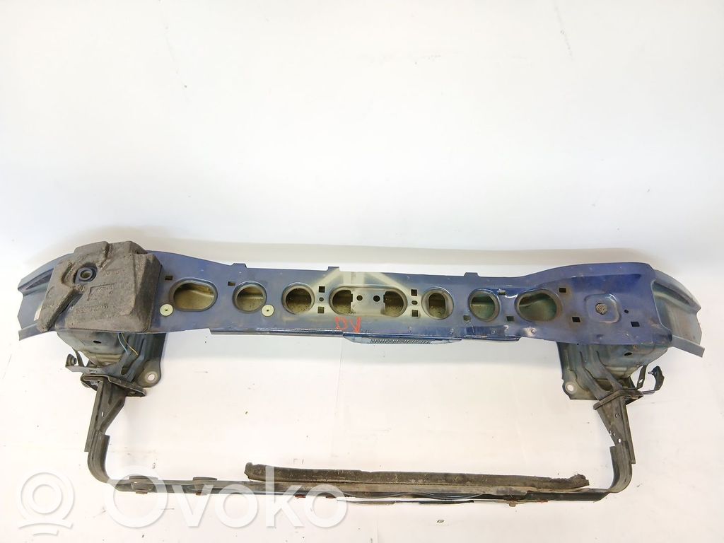 Front bumper mounting bracket