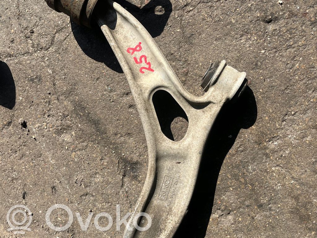 Ford Focus Priekinė šakė 