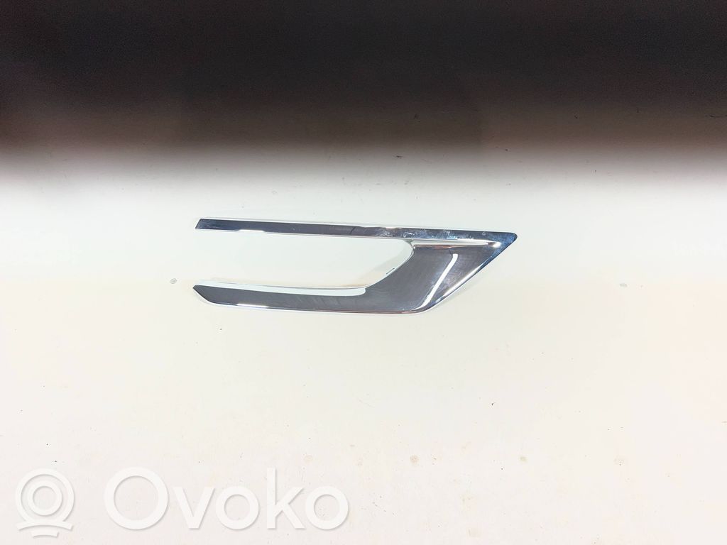 Volvo XC90 Etupuskurin jakajan koristelista 