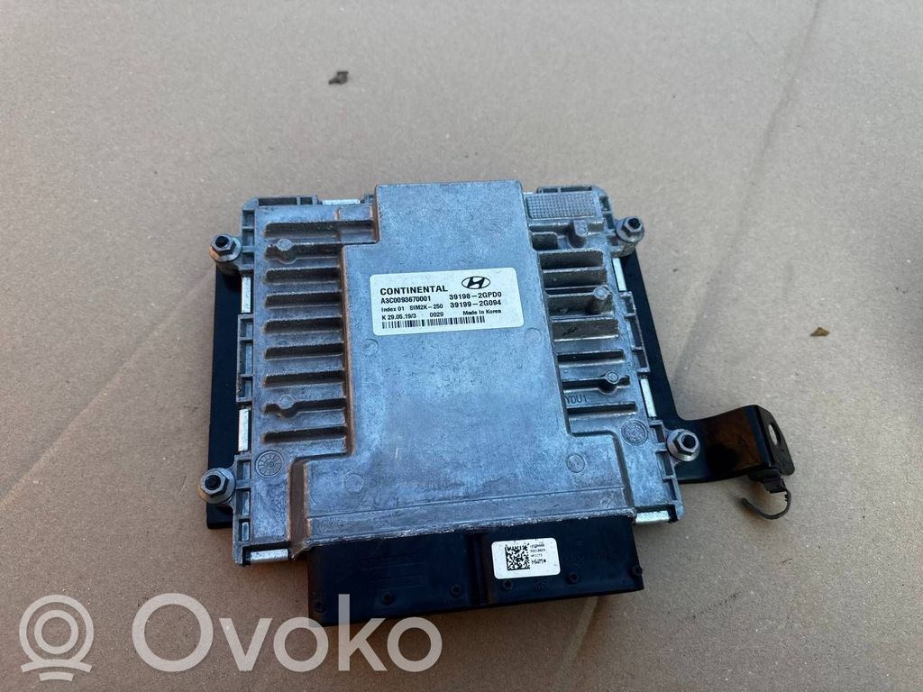 Hyundai i30 fastback Engine control unit/module 