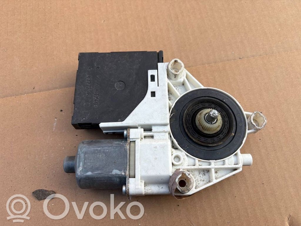 Volkswagen Golf Plus Silnik regulatora szyby drzwi przednich 