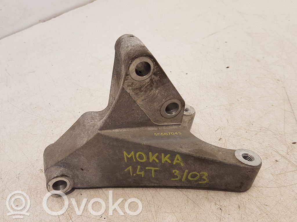 Opel Mokka X Engine mounting bracket 