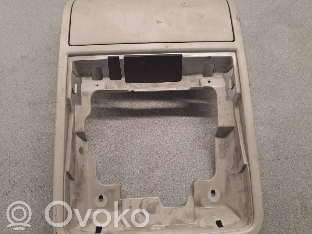 Volkswagen PASSAT B6 Фонарь освещения передних мест 