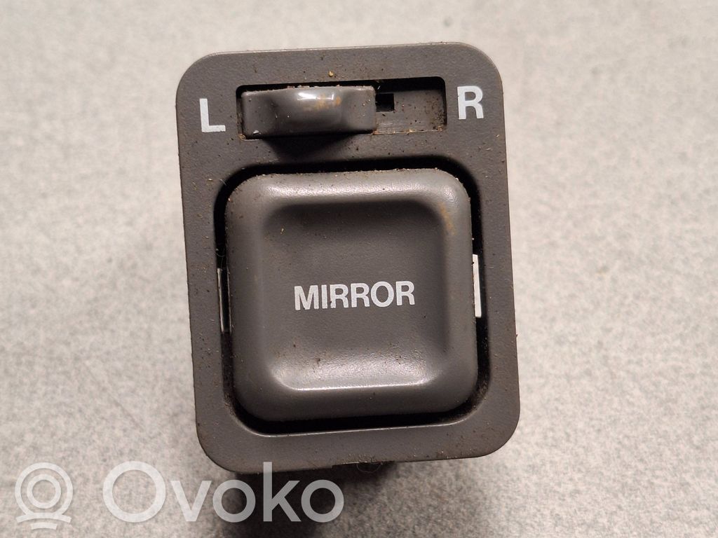 Honda CR-V Wing mirror switch 