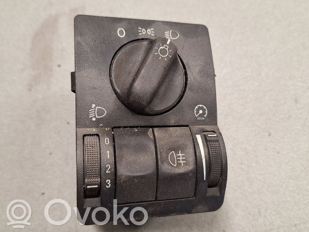 Opel Zafira A Light switch 
