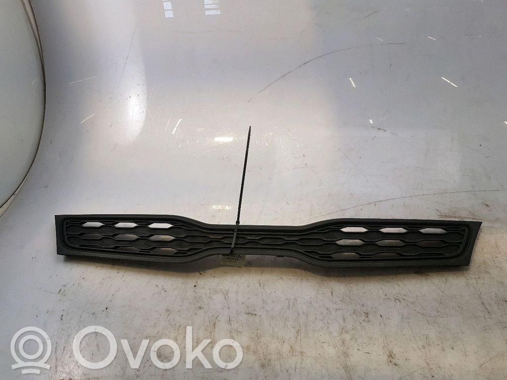 KIA Rio Etupuskurin ylempi jäähdytinsäleikkö 