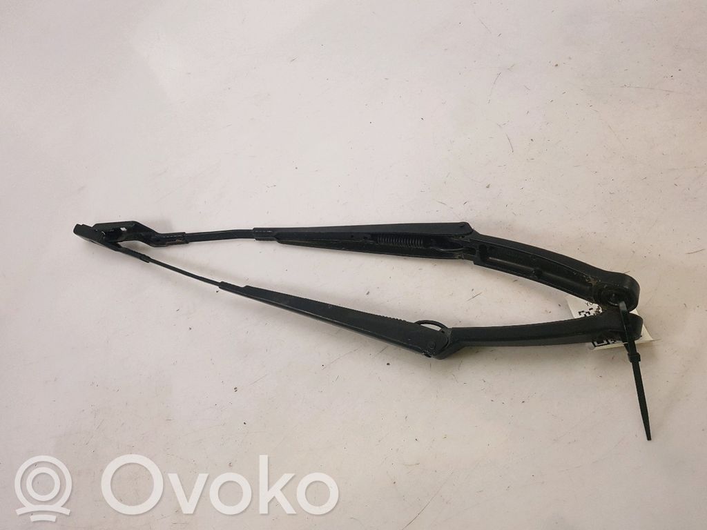 Opel Astra J Ramię wycieraczki szyby przedniej / czołowej 