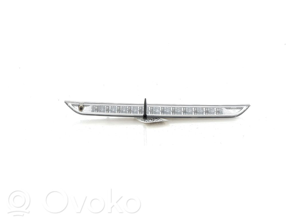 Jeep Avenger Trzecie światło stop 